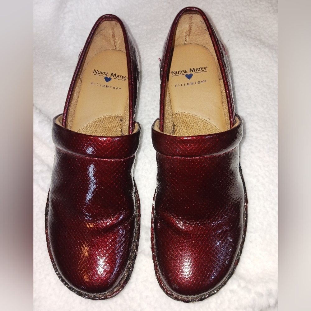 Nurse Mates pillowtop shoes. Burgundy, 9 1/2 M.